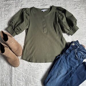 🔥NEW!✨ Chico's Forest Green Puff Sleeve Blouse